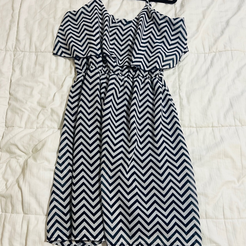 Flirty Chevron Patterned Dress - Size L/XL